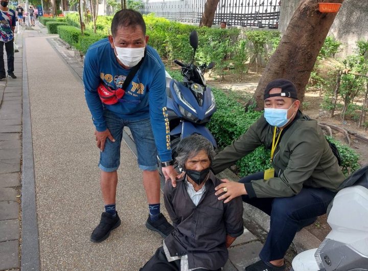 รวบชายเร่ร่อน มีดฟันคนยืนรอรถเมล์สาหัส รับเครียดเหตุแฟนนอกใจ