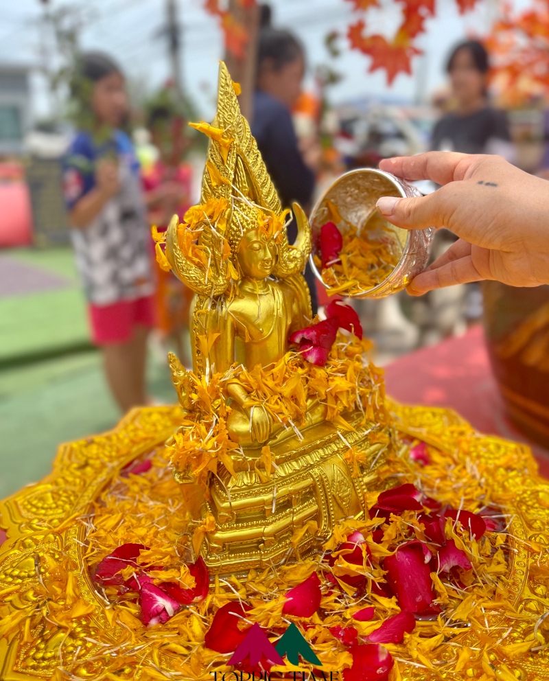 ขั้นตอน สรงน้ำพระ เสริมมงคลที่บ้าน สงกรานต์ 2566 สุดปัง!!