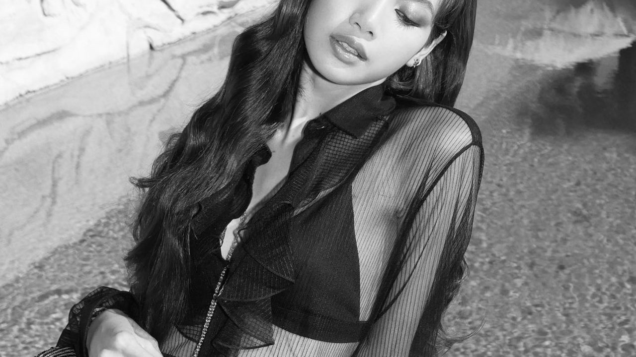ลิซ่า BLACKPINK ทัวร์คอนเสิร์ตไทย ส่องแฟชั่นสุดเผ็ด ลุคเซ็กซี่สุดๆ