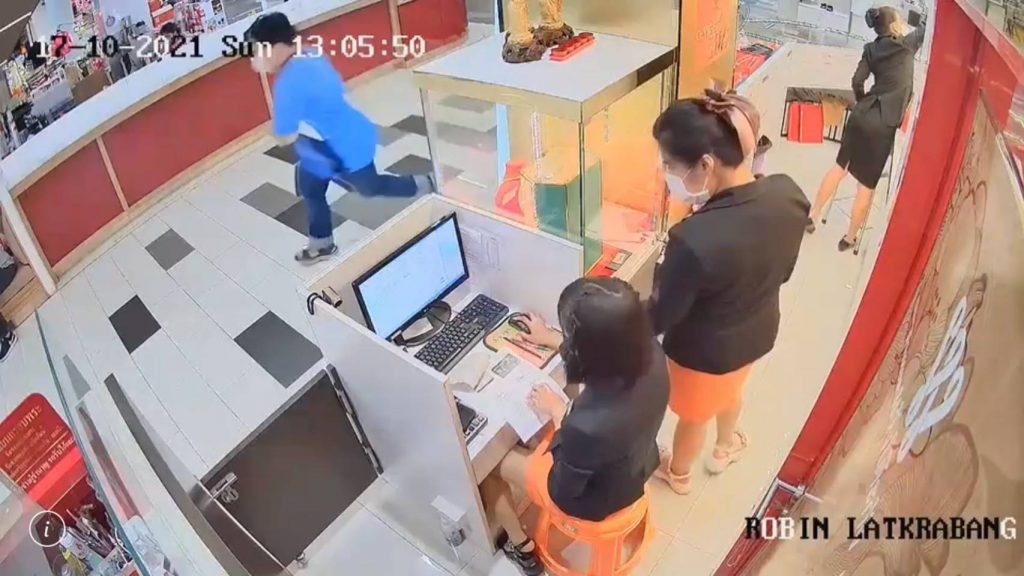 รวบทัน นศ.ปี 4 วิ่งราวทอง ใช้หนี้พนันออนไลน์